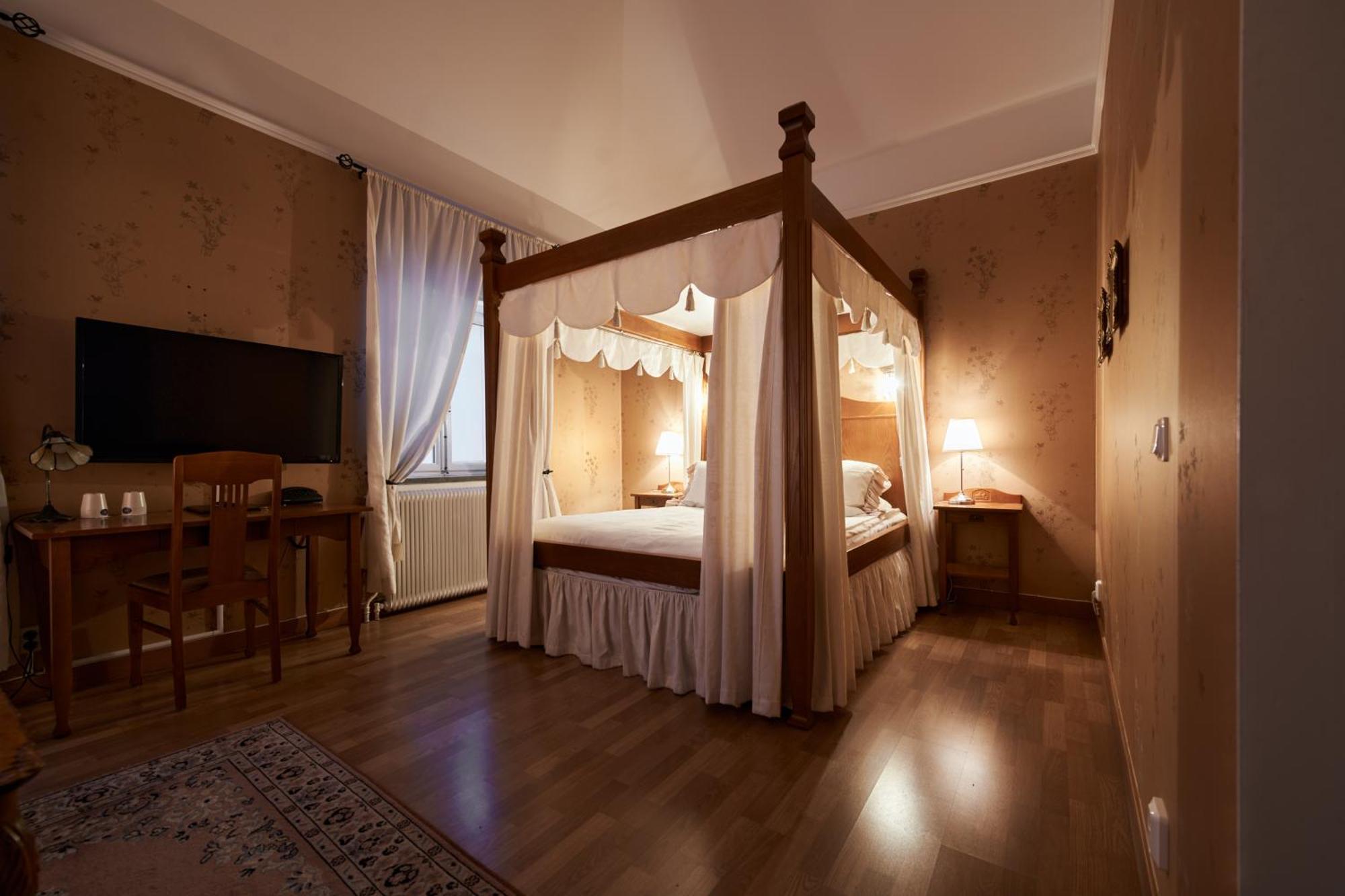 Hotell Laeckoe Lidkoping Exterior photo
