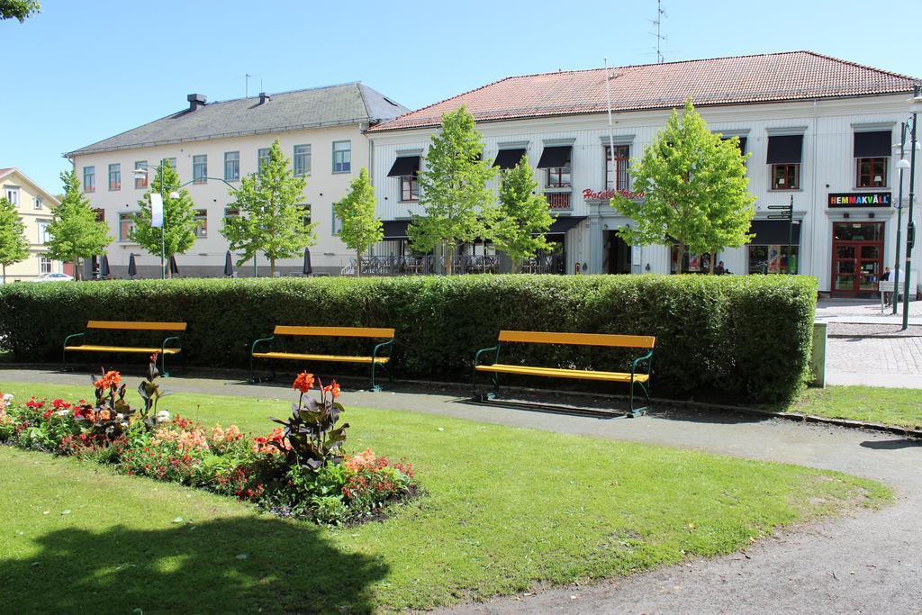 Hotell Laeckoe Lidkoping Exterior photo